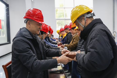 Inheriting Ingenuity, Empowering Innovation The Commendation Ceremony of the 2025 Chuangli Craftsman Cup Skills Competition of Shanghai Chuangli Group Comes to a Successful End(图3)