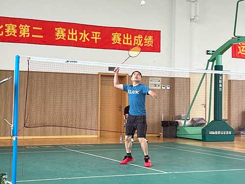 上海创力集团成功举办2023年重固镇职工羽毛球比赛(图2)