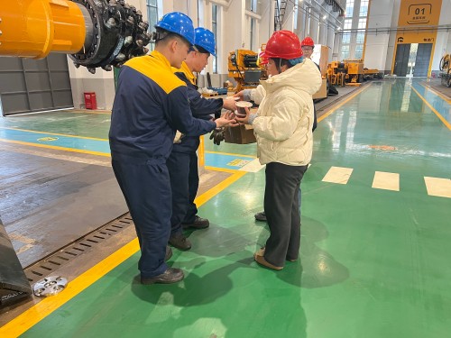 寒冬腊八暖意浓 创力关怀沁人心 | 上海创力集团为一线员工送上“暖心腊八粥”(图3)