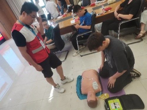 图片1.jpg 掌握急救技能 筑牢安全防线——集团开展初级红十字救护员专项培训(图1)